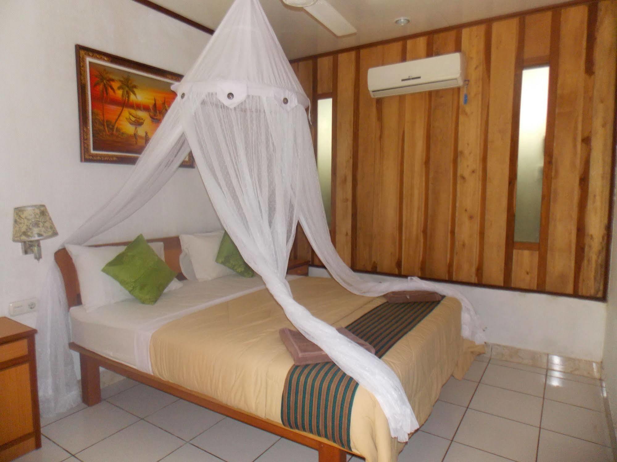 Komodo Lodge Labuan Bajo Exterior photo